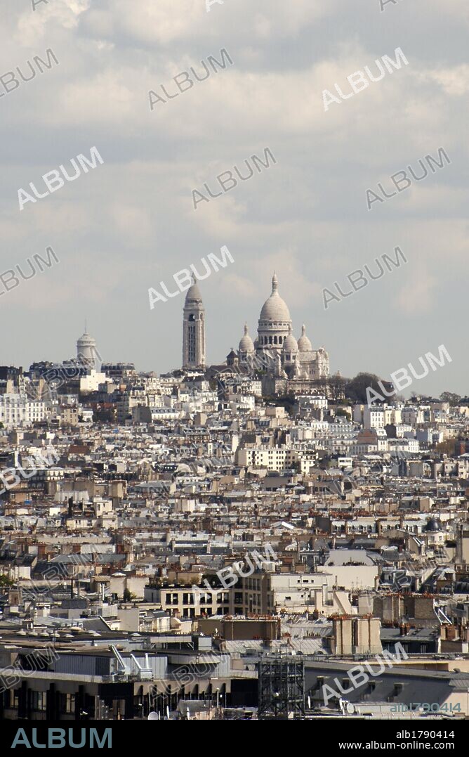 FRANCIA. PARIS. Panorámica de la ciudad con el Sacre Coeur al fondo.