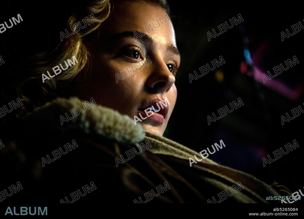 CHLOE GRACE MORETZ in SHADOW IN THE CLOUD, 2020, directed by ROSEANNE LIANG. Copyright Four Knights Film / Rhea Films.