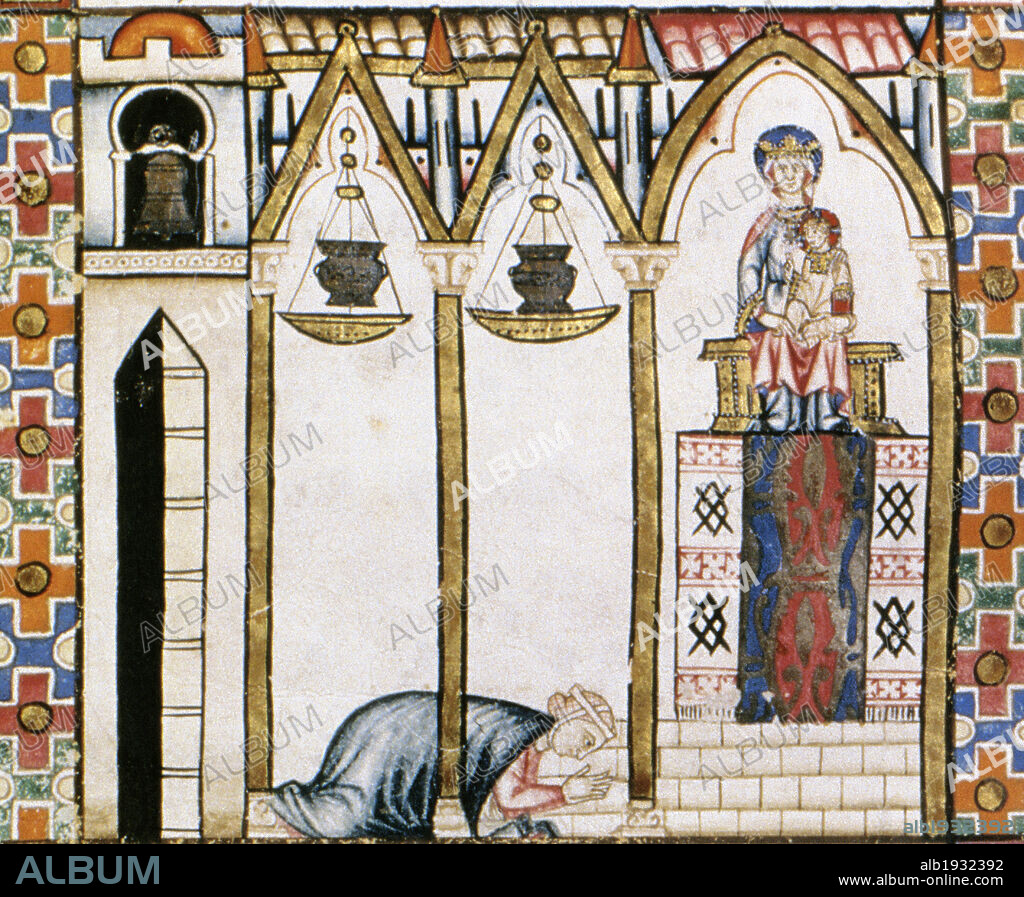 Cantigas de Santa María. Obra personal de Alfonso X "el Sabio" (1221-1284). Colección de 430 poemas difundida en códices ilustrados con miniaturas y donde se consigna la melodía de cada composición. Detalle de una de sus miniaturas con representación de una dama rezando a la Vírgen María en una capilla. Cantiga 68. Folio 101r. A Groriosa grandes faz. Reconciliación de mujeres rivales en amores. Biblioteca de El Escorial. Comunidad de Madrid. España. PATRIMONIO NACIONAL.