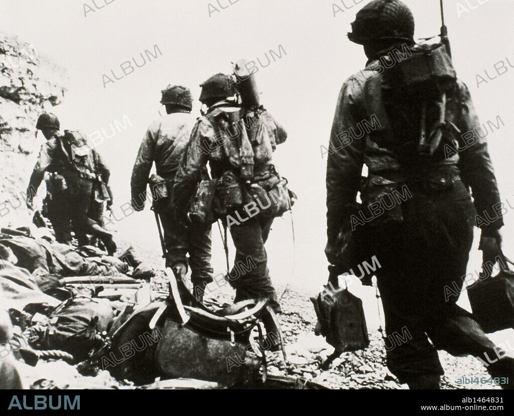 SEGUNDA GUERRA MUNDIAL (1939-1945). "DESEMBARCO DE NORMANDIA" (6 de junio de 1944). Batalla librada en la costa de la Baja Normandía entre las fuerzas aliadas y las alemanas.