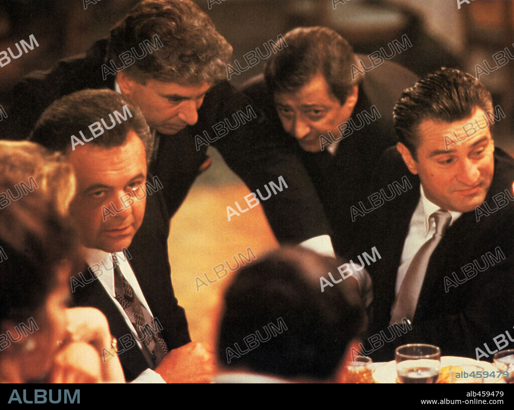 PAUL SORVINO y ROBERT DE NIRO en UNO DE LOS NUESTROS, 1990 (GOODFELLAS), dirigida por MARTIN SCORSESE. Copyright WARNER BROS.