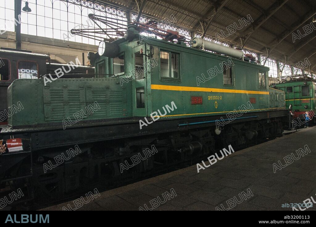 Locomotora eléctrica 6101. Realizaba el recorrido por la rampa del puerto de Pajares hasta la estación de Busdongo (León). Fabricada por Westinghouse y Baldwin en Estados Unidos en 1924.