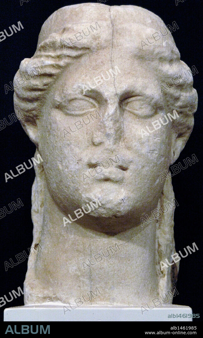 ARTE GRIEGO. REPUBLICA DE ALBANIA. Busto de Deméter, diosa griega de la agricultura. Siglos III-I a. C. Museo Ruinas de Butrinto.