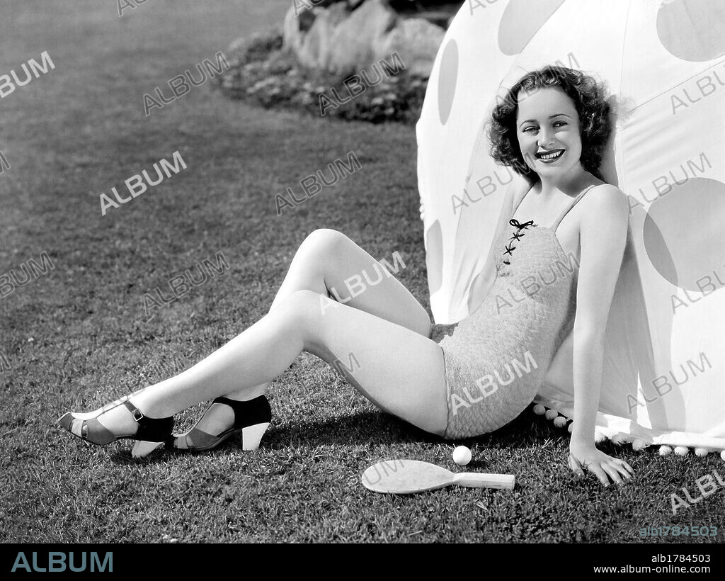OLIVIA DE HAVILLAND.  1935