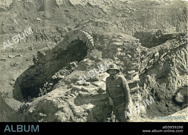 UNKNOWN PHOTOGRAPHER. Andr Parrot mission. French archaeology digs in Tello, ancient Girsu (Lagash, Iraq). The Evil Gate. In 1931.