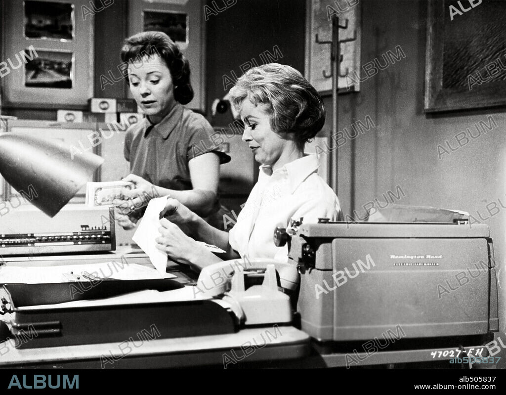 JANET LEIGH and PATRICIA HITCHCOCK in PSYCHO, 1960, directed by ALFRED HITCHCOCK. Copyright SHAMLEY PRODUCTIONS.