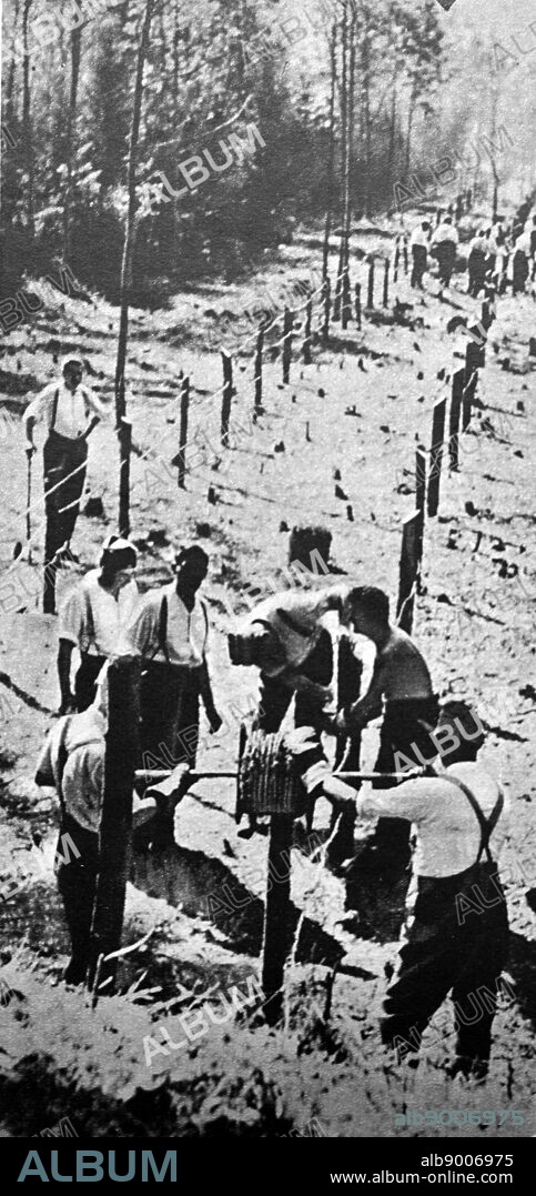 German soldiers working on the Siegfried Line. The Siegfried Line was a German defensive line built during the 1930s opposite the French Maginot Line. It stretched more than 630 km from Kleve on the border with the Netherlands, along the western border of the old German Empire, to the town of Weil am Rhein on the border to Switzerland - and featured more than 18,000 bunkers, tunnels and tank traps. From September 1944 to March 1945 the Siegfried Line was subjected to a large-scale Allied offensive.