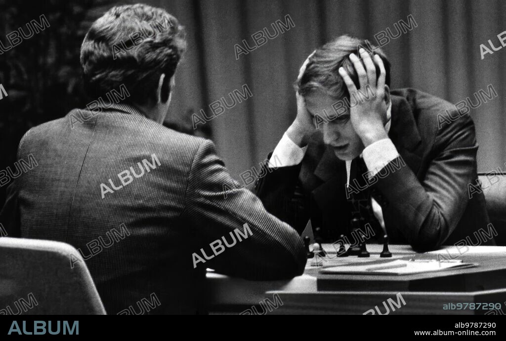 Reikiavik (Islandia). 1972. Fischer y Spassky en el Campeonato Mundial de Ajédrez de 1972, disputado en Reikiavik, Islandia, conocido como el Match del Siglo. La primera partida empezó el 11 de julio de 1972 y la última el 31 de agosto. Ganó Fischer, convirtiéndose en el campeón oficial número 11.