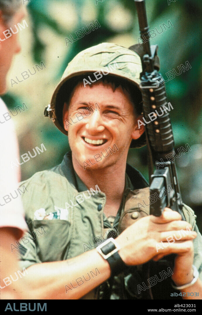 SEAN PENN en CORAZONES DE HIERRO, 1989 (CASUALTIES OF WAR), dirigida por BRIAN DE PALMA. Copyright COLUMBIA TRI STAR.