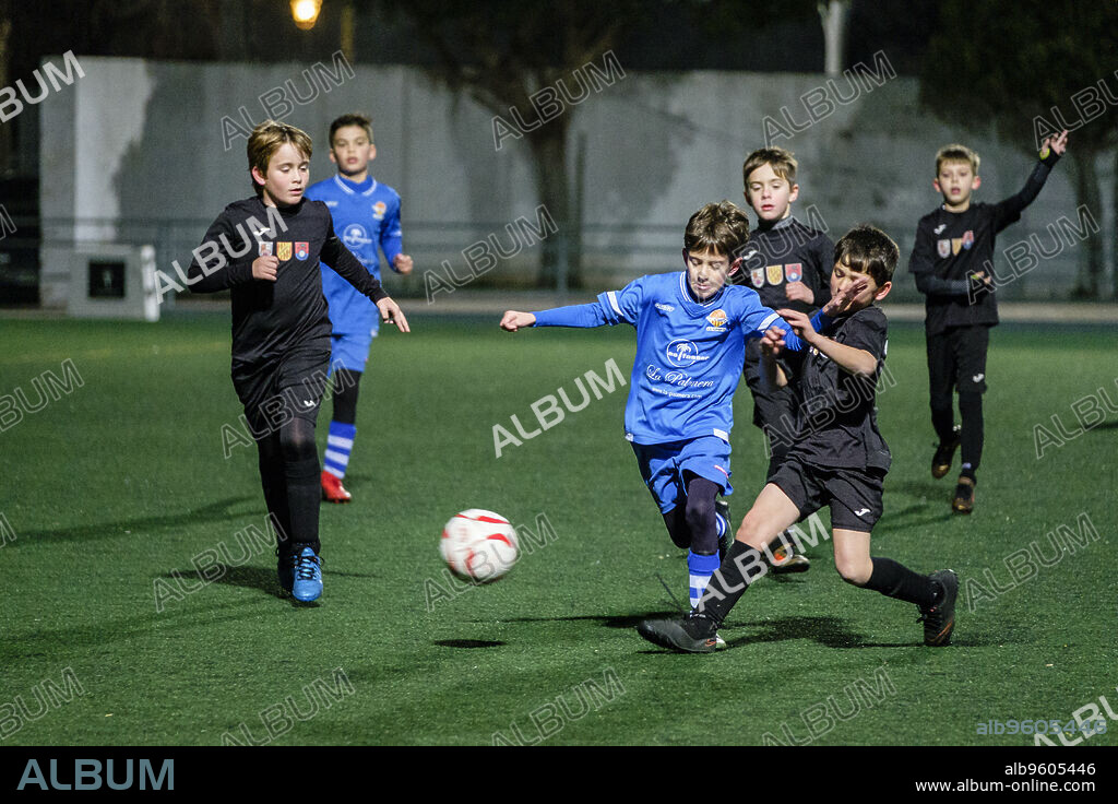 partido de futbol benjamin entre F.C Espanya y Pla B, Porreres, Mallorca, Spain.