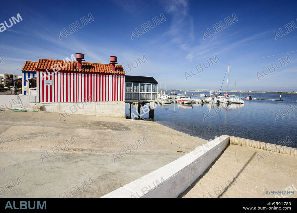 casas de colores,Costa Nova, Beira Litoral, Portugal, europa.