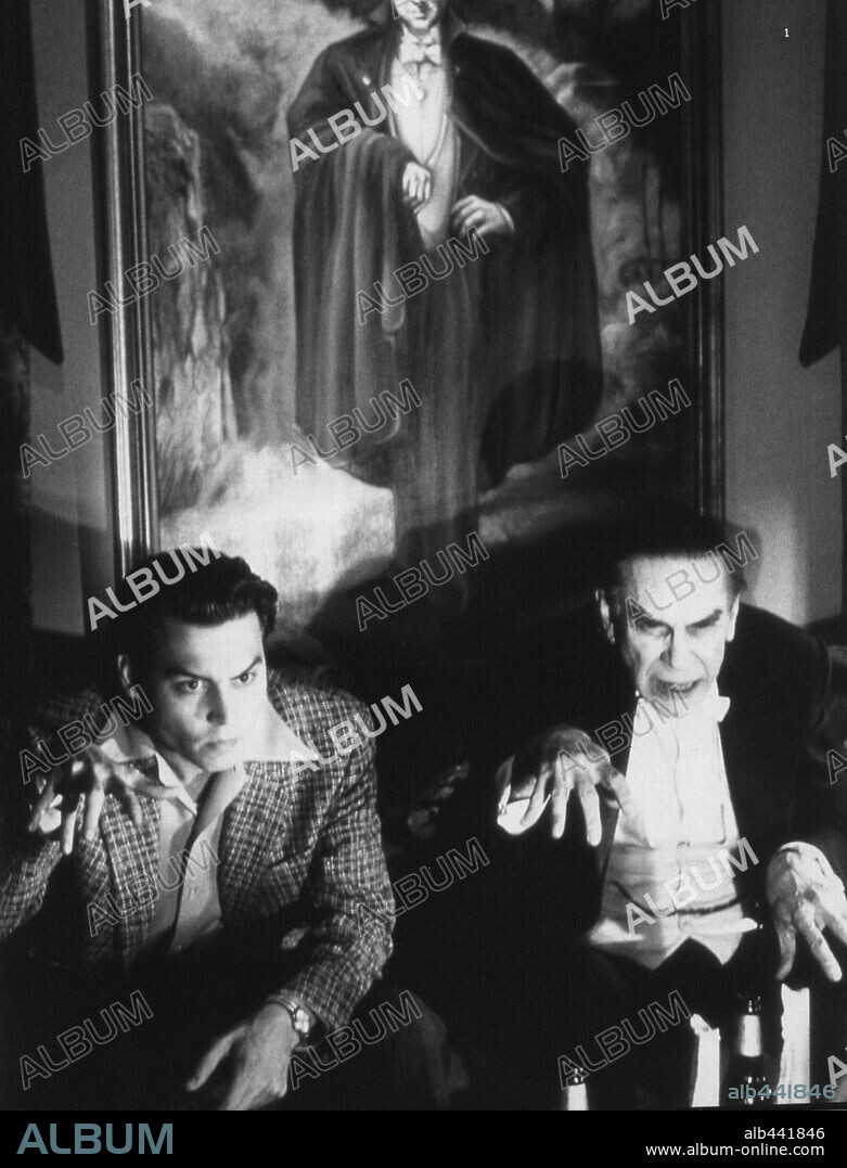JOHNNY DEPP and MARTIN LANDAU in ED WOOD, 1994, directed by TIM BURTON. Copyright TOUCHSTONE PICTURES.