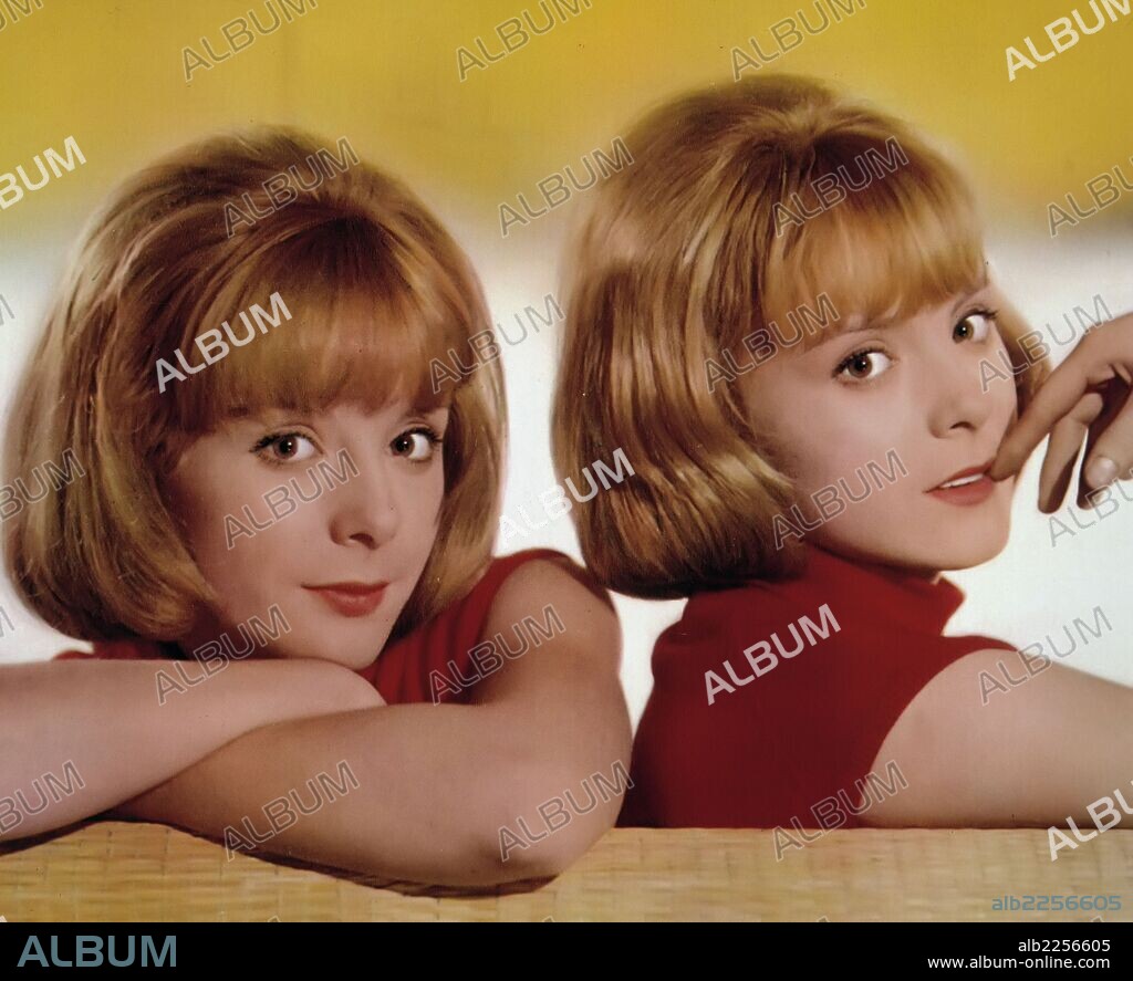 PILI Y MILI. PILAR Y AURORA BAYONA SARRIA. ACTRICES TEATRO Y CINE ESPAÑOLAS.