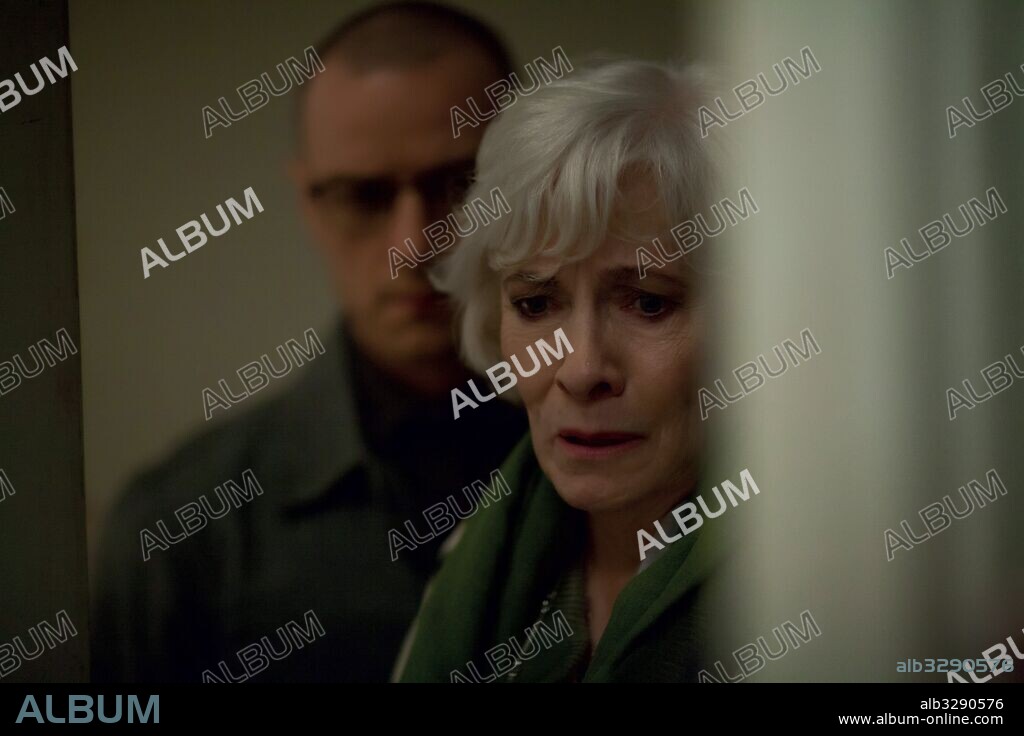 BETTY BUCKLEY and JAMES MCAVOY in SPLIT, 2016, directed by M. NIGHT SHYAMALAN. Copyright BLINDING EDGE PICTURES/BLUMHOUSE PRODUCTIONS.