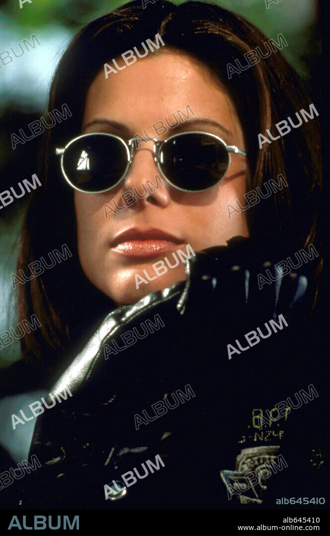 SANDRA BULLOCK in DEMOLITION MAN, 1993, directed by MARCO BRAMBILLA. Copyright WARNER BROS/SILVER PICTURES.
