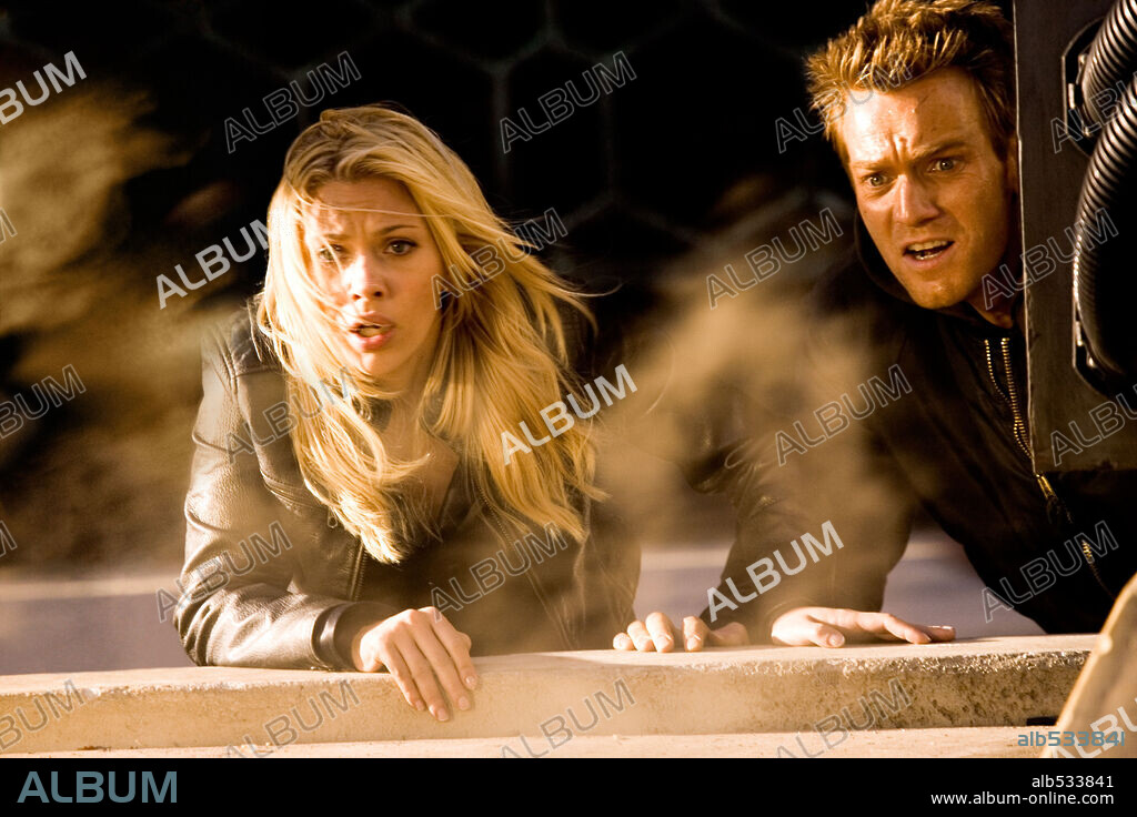 EWAN McGREGOR und SCARLETT JOHANSSON in THE ISLAND, 2005, unter der Regie von MICHAEL BAY. Copyright DREAMWORKS / HYUN, DOUG.