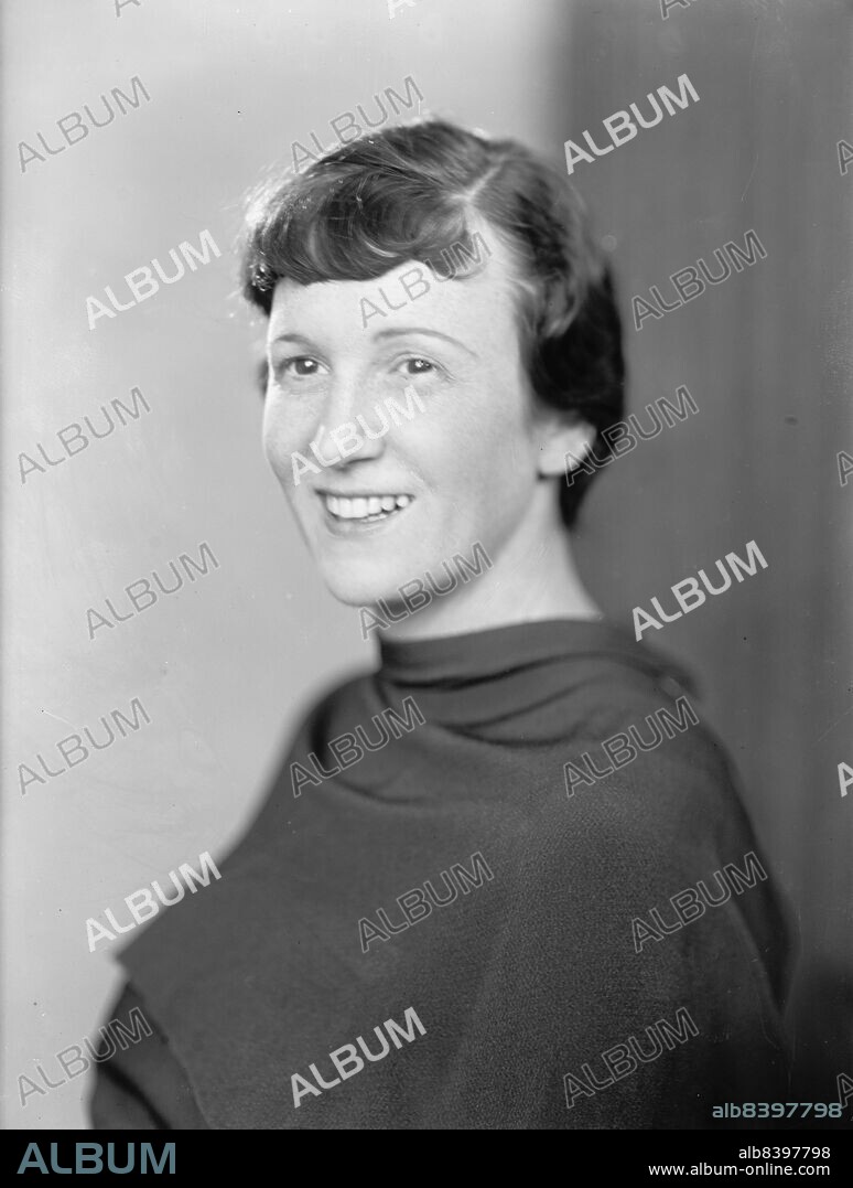 HARRIS & EWING. Dorothy Ahlers, Portrait, 1933.