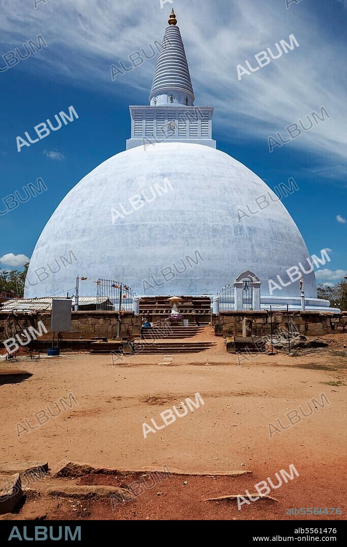 Mirisavatiya Dagoba Buddhist stupa in Anuradhapura, Sri Lanka, build by King Dutugamunu (161-136 BC), rebuilt by King Kasyapa the fifth (929-938 AD) in 930 AD, Asia.