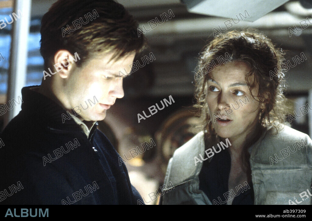 MATTHEW DAVIS y OLIVIA WILLIAMS en BELOW, 2002, dirigida por DAVID TWOHY. Copyright DIMENSION FILMS.