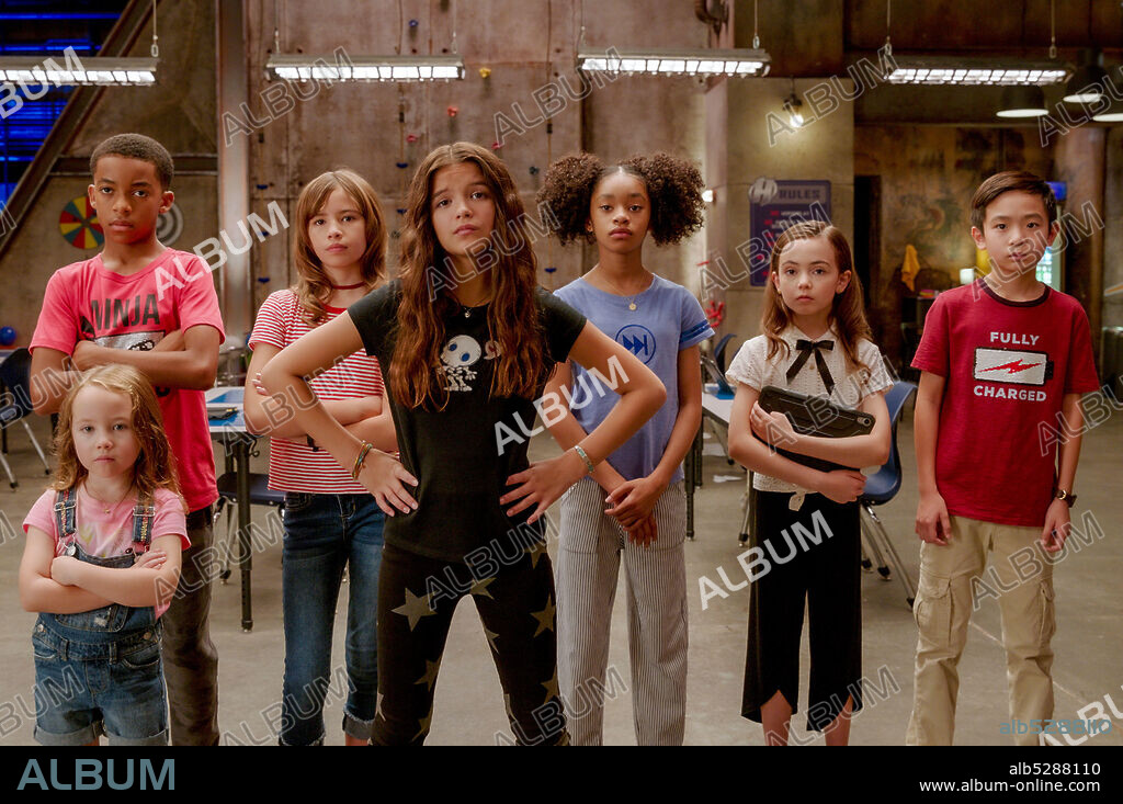 AKIRA AKBAR, DYLAN HENRY LAU, HALA FINLEY, ISAIAH RUSELL-BAILEY, LOTUS BLOSSOM, VIVIEN LYRA BLAIR y YAYA GOSSELIN en SUPERNIÑOS, 2020 (WE CAN BE HEROES), dirigida por ROBERT RODRIGUEZ. Copyright DOUBLE R PRODUCTIONS.