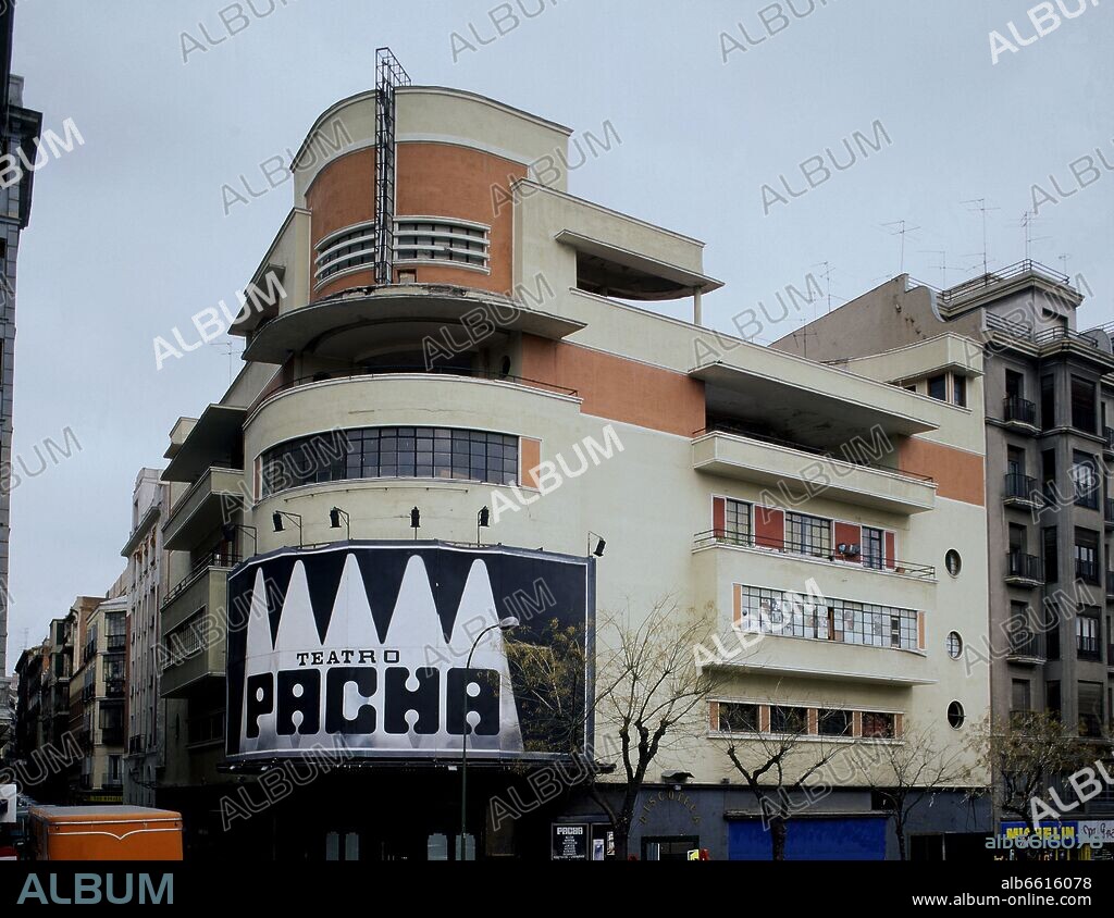 LUIS GUTIERREZ SOTO (1900-1977). BOITE PACHA - ANTIGUO CINE BARCELO - 1930.