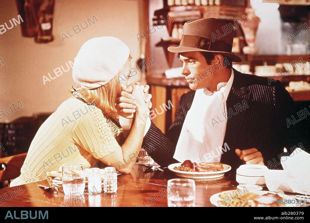 FAYE DUNAWAY und WARREN BEATTY in BONNIE AND CLYDE, 1967, unter der Regie von ARTHUR PENN. Copyright WARNER BROTHERS.