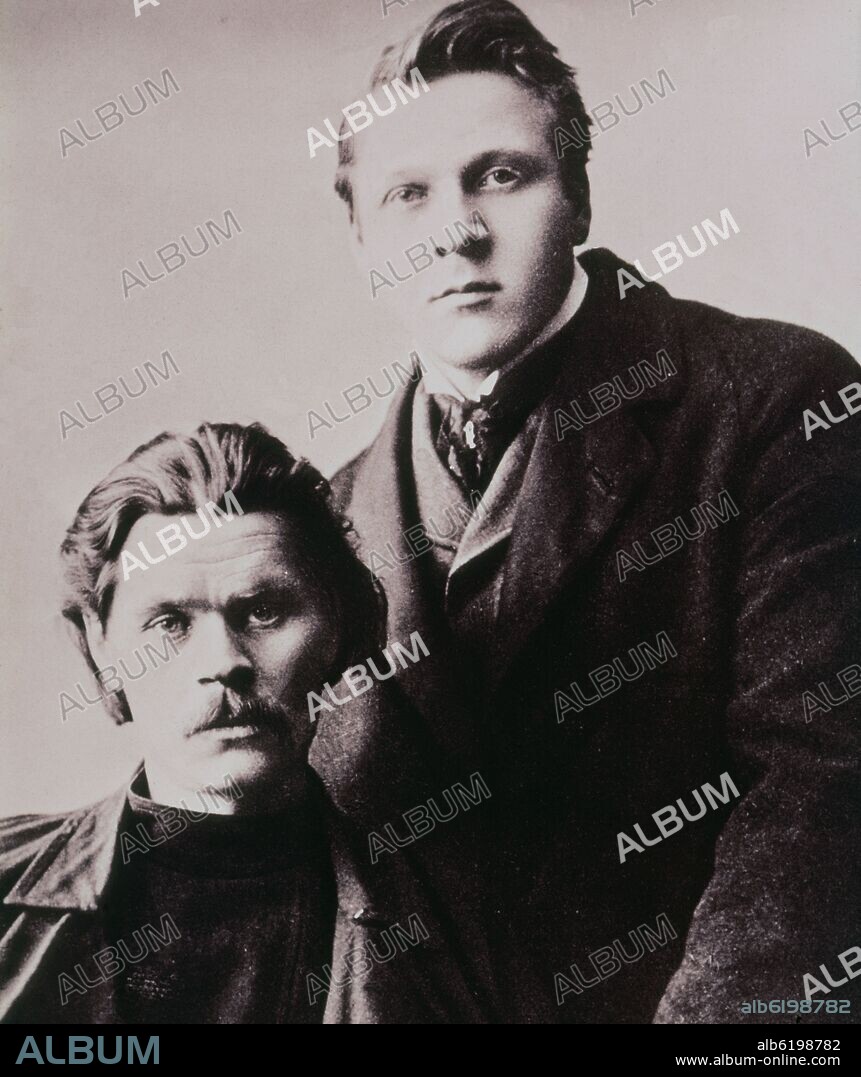 AUTOR LIBRE 01307. MAXIMO GORKI (1868-1936) ESCRITOR Y POLITICO RUSO Y FIODOR CHALIAPINE (1873-1938) CANTANTE DE OPERA (BAJO) Y ACTOR RUSO.