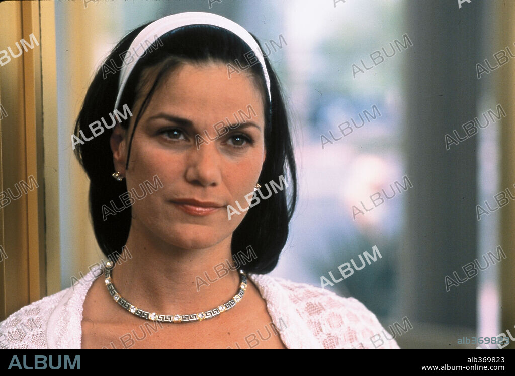 LINDA FIORENTINO in WHAT PLANET ARE YOU FROM?, 2000, directed by MIKE NICHOLS. Copyright COLUMBIA PICTURES.