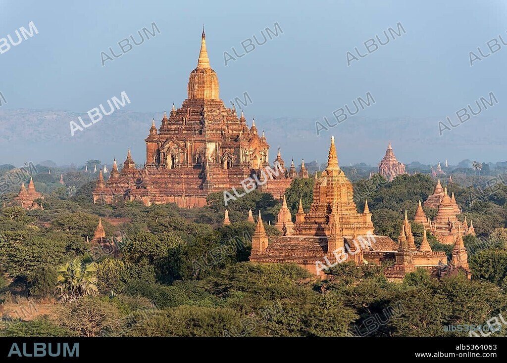 Htilominlo Temple, view from Pyathada Paya, Bagan, Burma (Myanmar).
