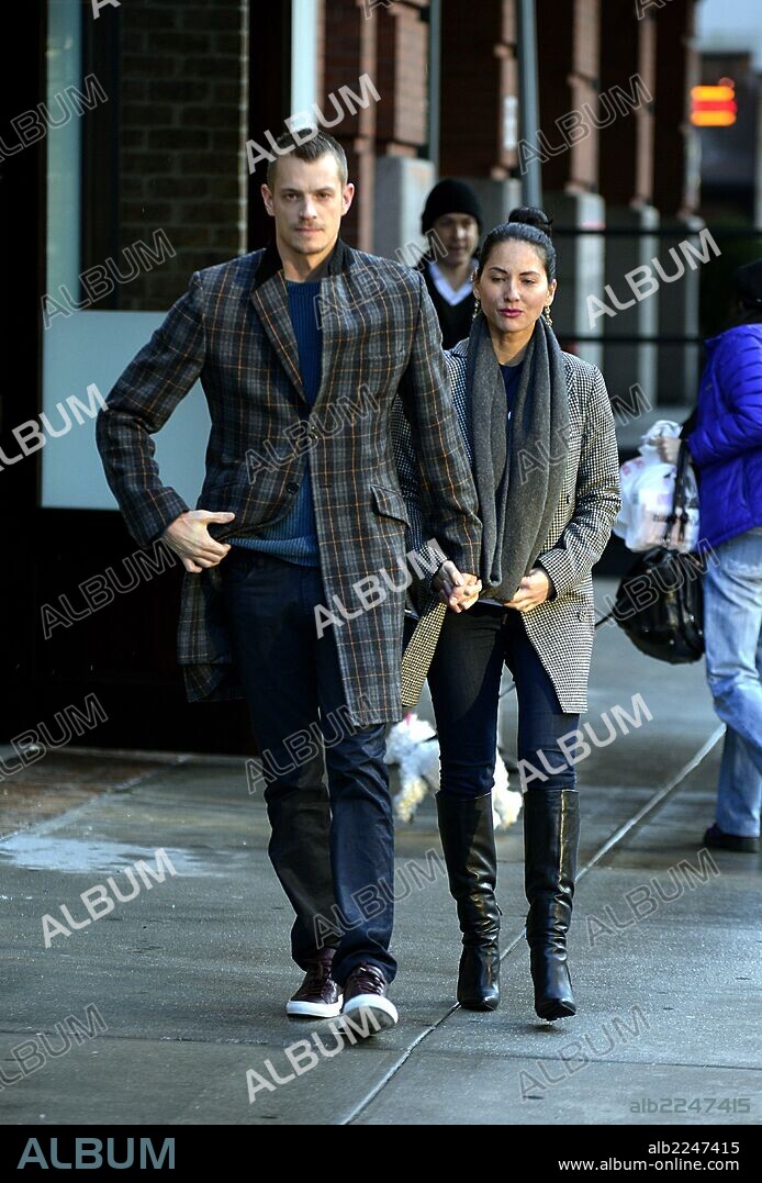 Feb. 14, 2014 - New York City, NY, USA - Joel Kinnaman and Olivia Munn leave a downtown hotel and grab a cab on February 14 2014 in New York City. 14/02/2014