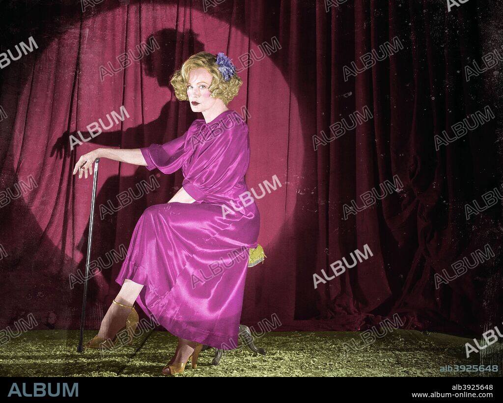 JESSICA LANGE in AMERICAN HORROR STORY - DIE DUNKLE SEITE IN DIR, 2011 (AMERICAN HORROR STORY). Copyright 20TH CENTURY FOX TV.