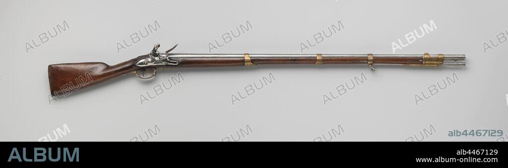 Flint gun for the Schutterij Harlingen, Flint gun for the Schutterij Harlingen. The lock plate is engraved with the signature of the maker with the number A 1621 carved underneath, on the inside is D.III or D.m. stamped. The gun of Amsterdam is stamped on the barrel, at the bottom are two brands that cannot be brought home. The flask is simply cut and stamped with a cross patée. The brass fittings consist of, among other things, the brace-shaped screw plate, four sliding loops and a thumb plate engraved with 7 q H HARLINGEN N = 8, the set of hinged brackets is made of iron and the steel loading stick is engraved with Cn No. : 44, Harlingen, Lambertus Michaelis Thone, Amsterdam, c. 1780, brass (alloy), iron (metal), steel (alloy), wood (plant material), cutting, l 141.2 cm h 19 cm × d 7 cm × w 3.5 kg l 103.8 cm d 16.2 mm.