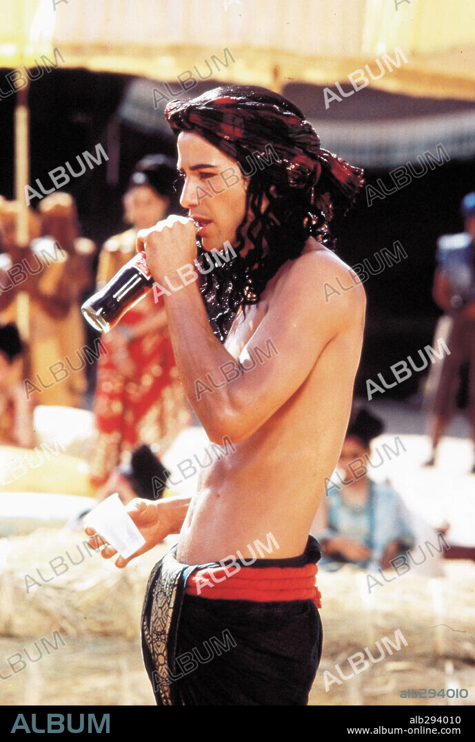 KEANU REEVES en EL PEQUEÑO BUDA, 1993 (LITTLE BUDDHA), dirigida por BERNARDO BERTOLUCCI. Copyright MIRAMAX.