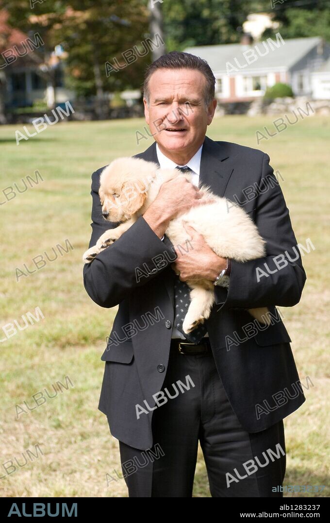 ROBIN WILLIAMS en DOS CANGUROS MUY MADUROS, 2009 (OLD DOGS), dirigida por WALT BECKER. Copyright WALT DISNEY PICTURES.
