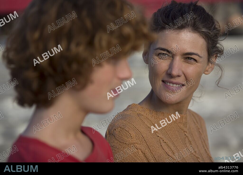 JULES PORIER et MARTA NIETO dans MADRE, 2019, réalisé par RODRIGO SOROGOYEN. Copyright AMALUR PICTURES/ARCADIA MOTION PICTURES/CABALLO FILMS/LE PAC / PAVO, MANOLO.