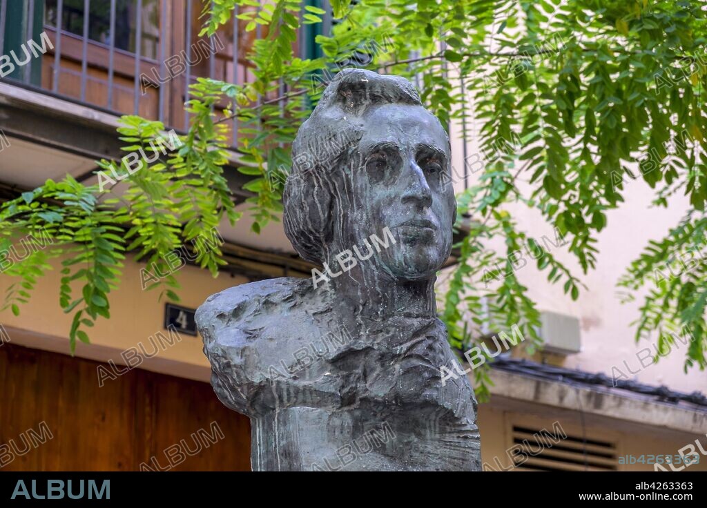 Frederic Chopin, busto, Mieczyslaw Welter, 1988, Bronce y piedra, Plaza de Chopin, Palma, Mallorca, balearic islands, Spain.