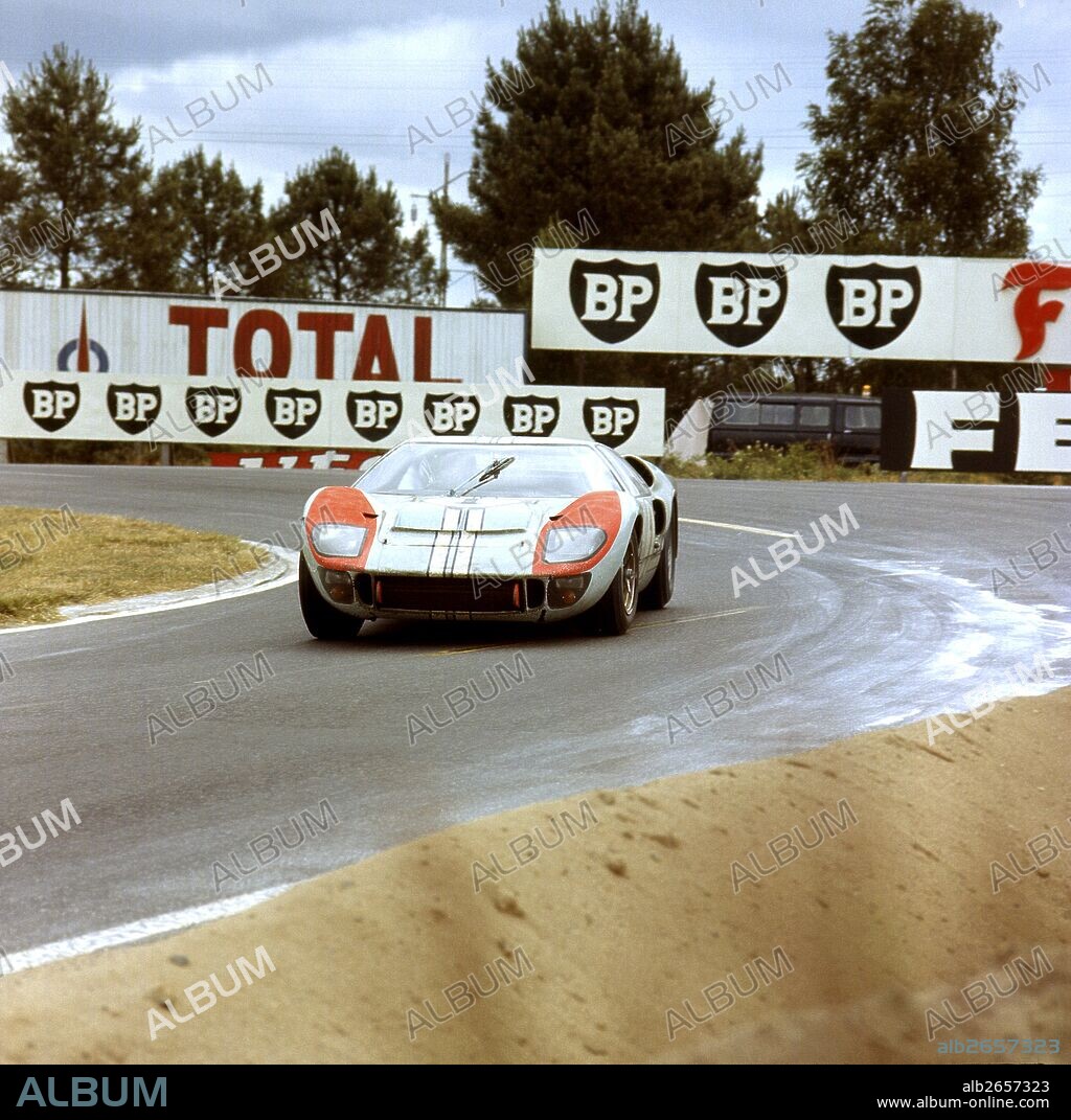 Le Mans 24 Hours, 19th June 1966. Ken Miles/Denis Hulme, Ford GT40 Mk.II, finished 2nd.