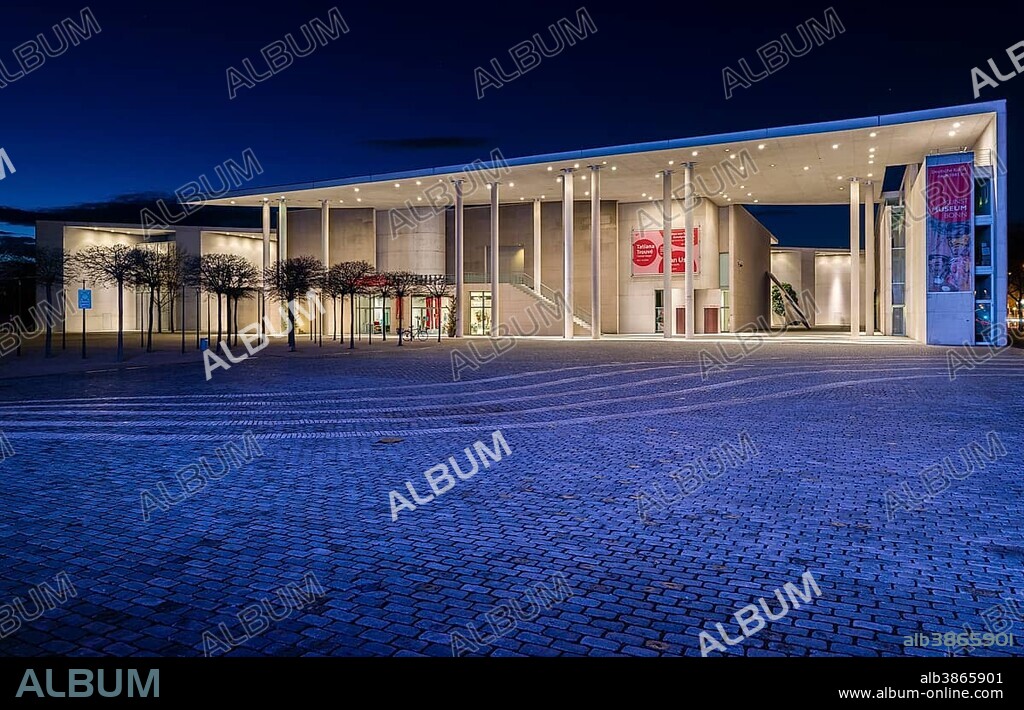 Kunstmuseum Bonn art museum, architect Axel Schultes, Museum Mile, Bonn, North Rhine-Westphalia, Germany, Europe.