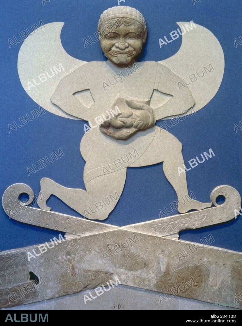 ARTE GRIEGO. GRECIA. GORGONA. Representación del monstruo decapitado por Perseo. Proviene de un templo arcáico situado en la Acrópolis. Realizado en mármol, data del año 570 a. C., aproximadamente. Museo de la Acrópolis. Atenas.