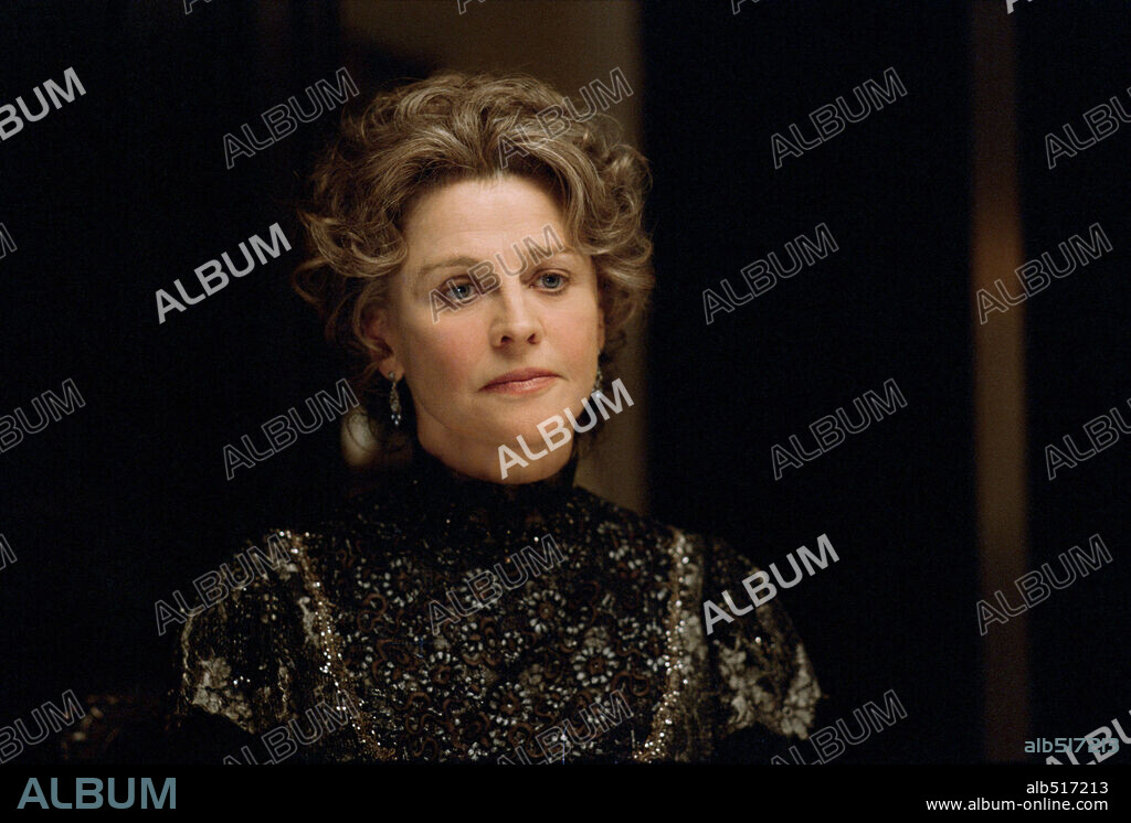 JULIE CHRISTIE in FINDING NEVERLAND, 2004, unter der Regie von MARC FORSTER. Copyright MIRAMAX.