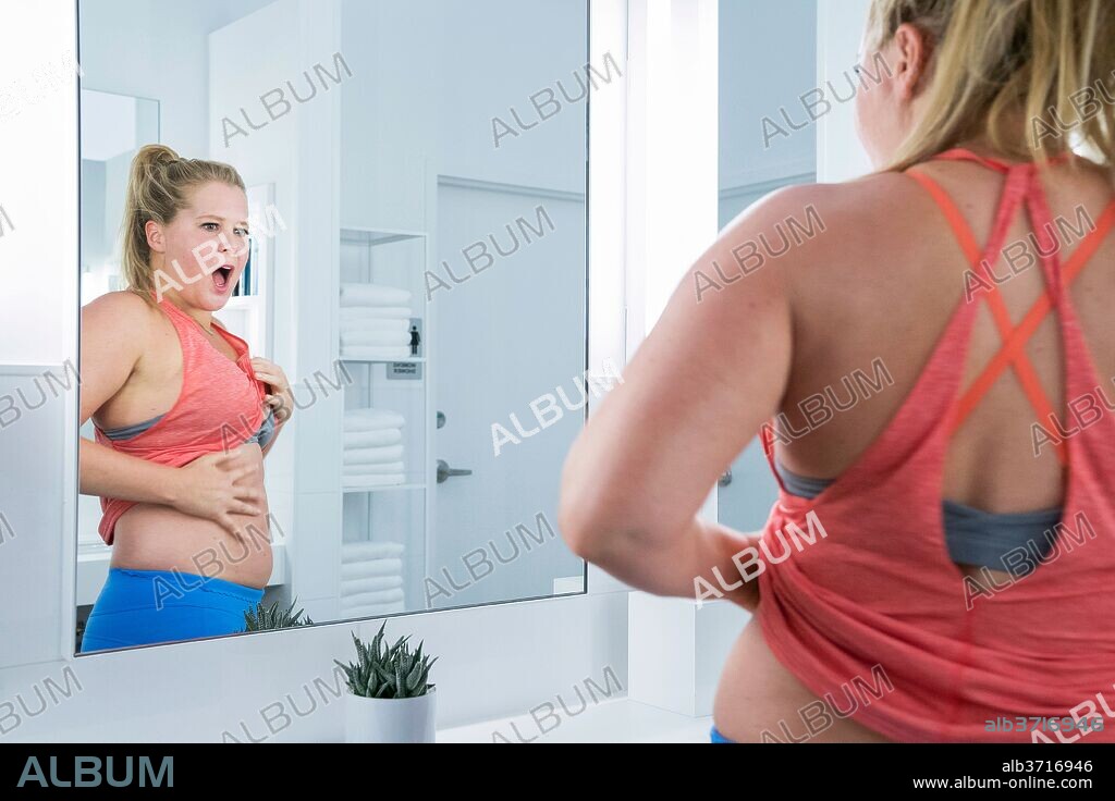 AMY SCHUMER en QUE GUAPA SOY!, 2018 (I FEEL PRETTY), dirigida por ABBY KOHN y MARC SILVERSTEIN. Copyright VOLTAGE PICTURES.