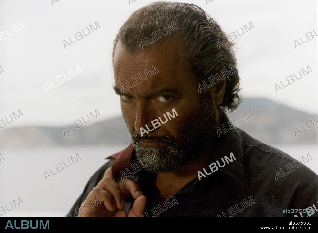 DIEGO ABATANTUONO en AMNESIA, 2002, dirigida por GABRIELE SALVATORES. Copyright COLORADO FILM PRODUCTION/ALQUIMIA CINEMA / PUCCIO, MORIS.