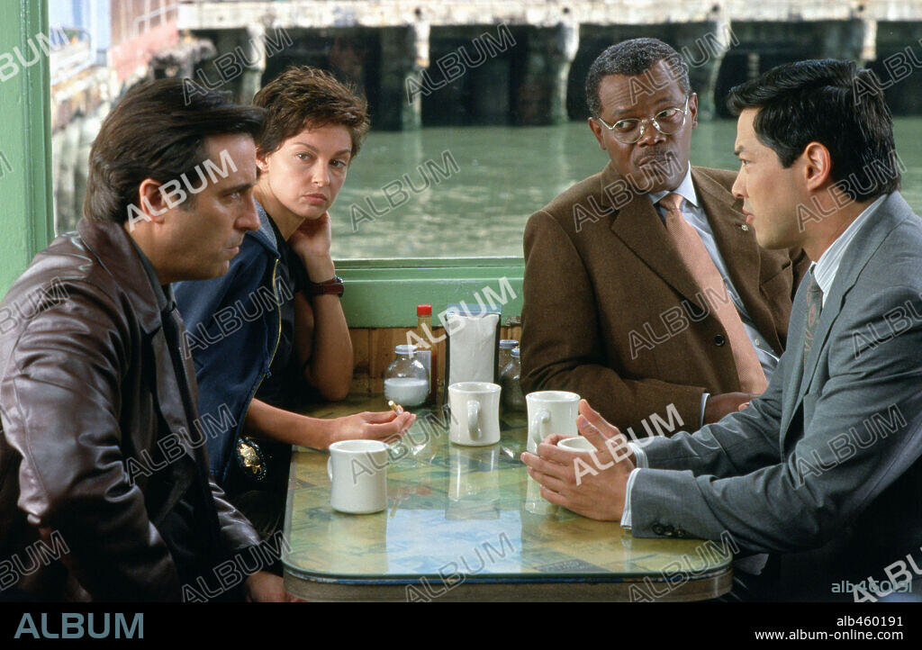 ANDY GARCIA, ASHLEY JUDD and SAMUEL L. JACKSON in TWISTED, 2004, directed by PHILIP KAUFMAN. Copyright TM/PARAMOUNT PICTURES / EMERSON, SAM.