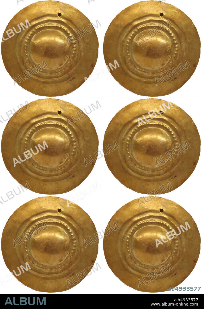 Ornamental Disk, Capuli (?), 9th13th century, Ecuador, Capuli (?), Gold, Diam. 3 in. (7.6 cm), Metal-Ornaments.