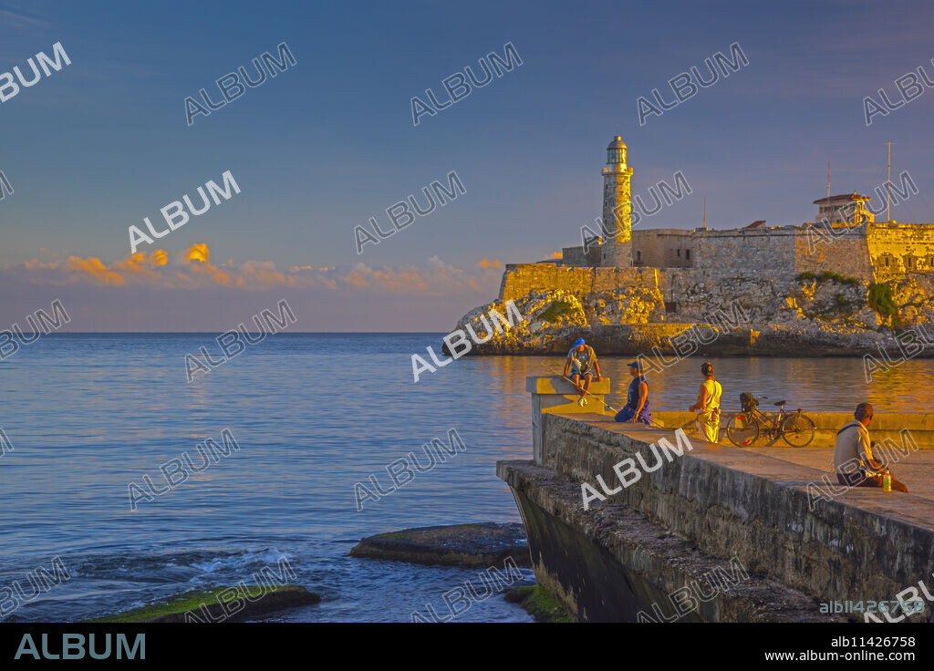Castillo del Morro (Castillo de los Tres Reyes del Morro) (El Morro), Havana, Cuba, West Indies, Caribbean, Central America.