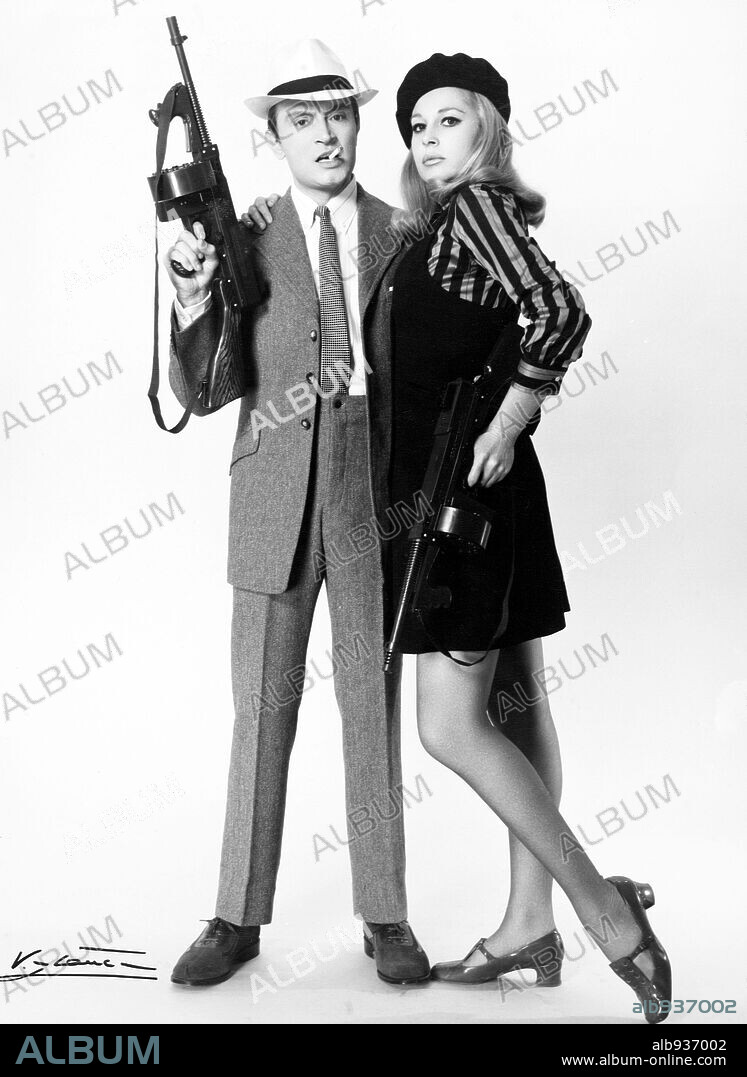 LAURA VALENZUELA y TONY LEBLANC en LA DINAMITA ESTA SERVIDA, 1968. Copyright AGATA FILMS.