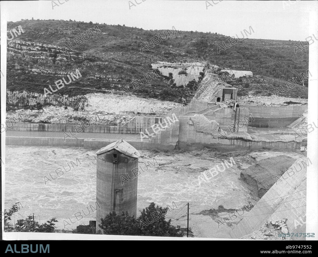 El embalse de Tous tras la rotura de su presa debida A la crecida del río Júcar Provocada por las Fuertes Luvias de la gota fría de octubre de 1982.