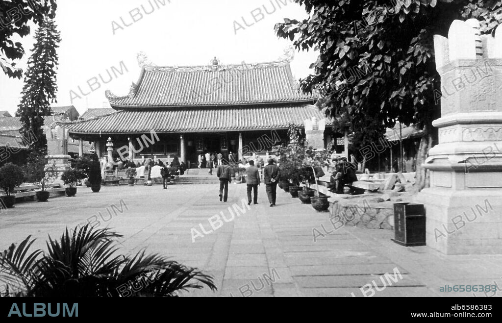 The Mahavira Palace in the Kaiyuan Temple, Chaozhou City, Guangdong Province.