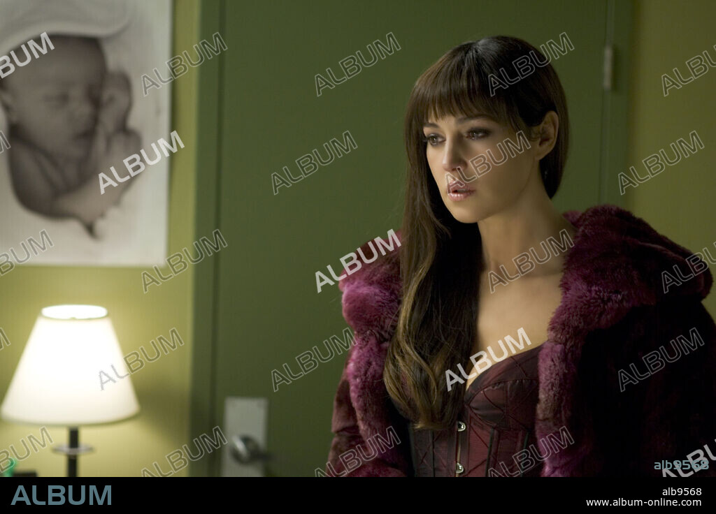 MONICA BELLUCCI in SHOOT' EM UP, 2007, unter der Regie von MICHAEL DAVIS. Copyright NEW LINE CINEMA/ANGRY FILMS / DITTIGER, JAMES.