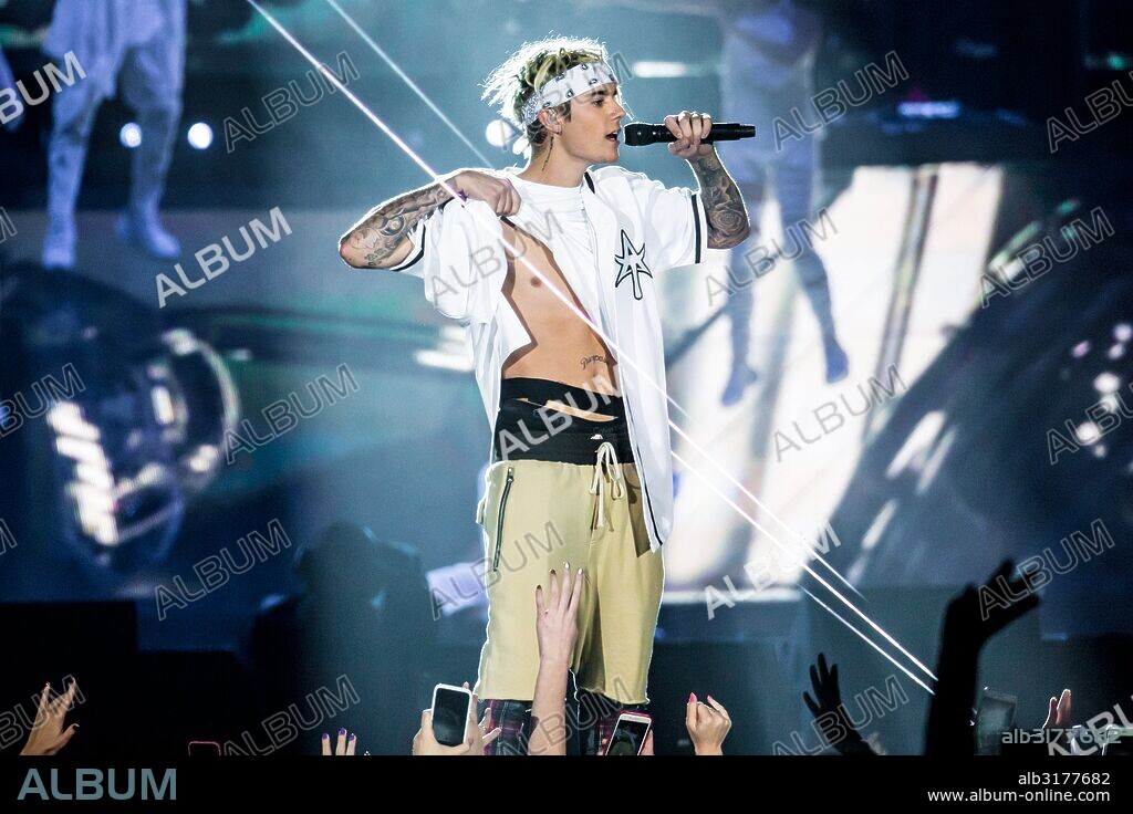 April 25, 2016 - Auburn Hills, Michigan, U.S - JUSTIN BIEBER performing on his Purpose World Tour at the Palace of Auburn Hills in Auburn Hills, MI on April 25th 2016. 25/04/2016